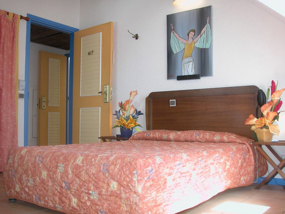 Hotel Saint John Perse Пойнт а Питр Екстериор снимка