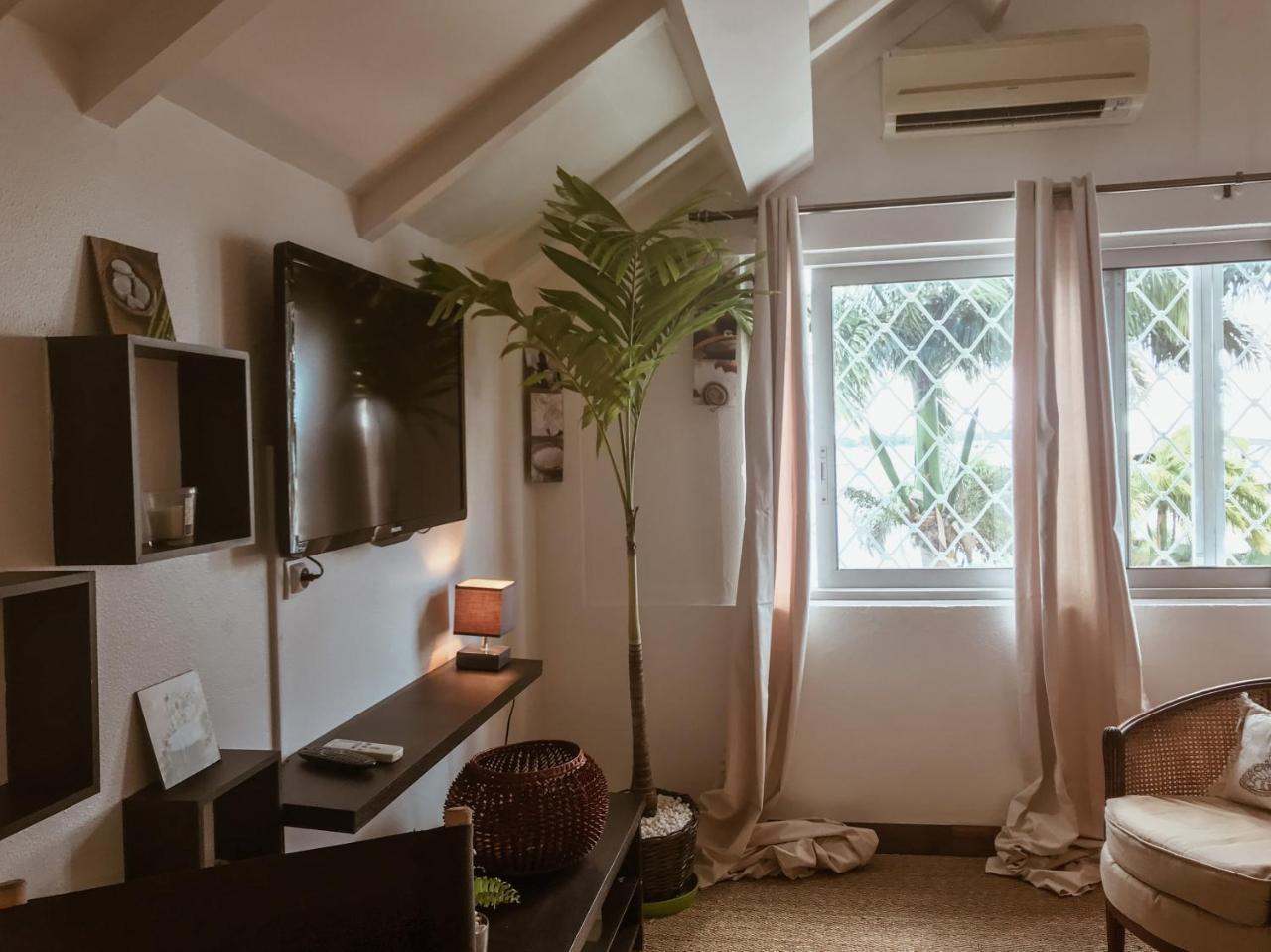 Hotel Saint John Perse Пойнт а Питр Екстериор снимка